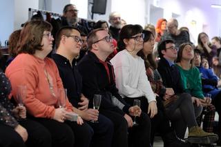 Nowy teatr otwiera się na Pradze. Na scenie występują aktorzy z autyzmem i zespołem Downa