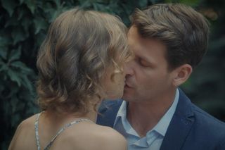 M jak miłość odc. 1830. Natalka (Dominika Suchecka), Adam Karski (Patryk Szwichtenberg)