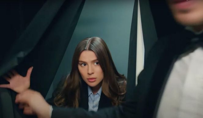 Ege posunie się nawet do tego, że oświadczy się Zeynep podczas przymiarki garnituru ślubnego!
