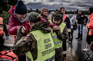 Wojsko Polskie wspiera akcję przeciwpowodziową. Nie tylko w gminach objętych stanem klęski żywiołowej