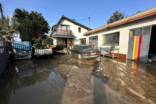 Powódź w Nysie. Sytuacja się stabilizuje. Mieszkańcy liczą straty: Nie mam pojęcia, co teraz będzie