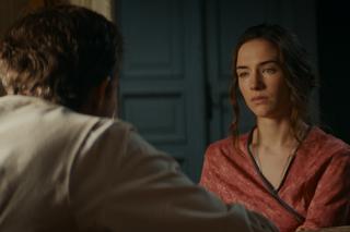 Polowanie na ćmy odc. 2. Yvette (Sonia Mietielica), Szczerb (Grzegorz Małecki)