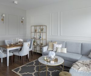 Ściana w salonie: malowanie, tapeta, sztukateria, beton, drewno