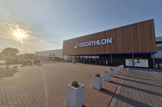 14 sklepów Decathlon w całej Polsce przejdzie na energię ze słońca