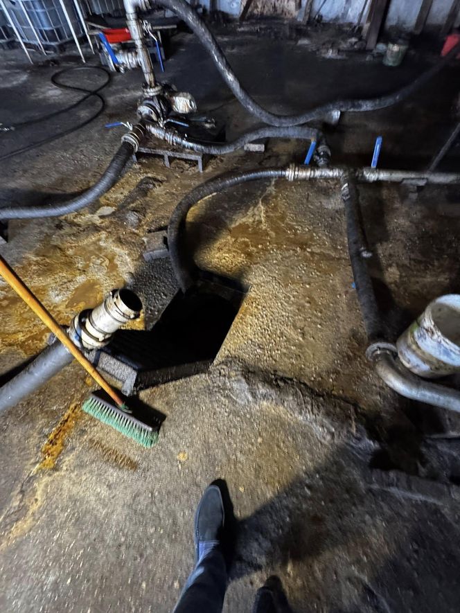 Alarm w Inowrocławiu! Ktoś zrzucił bardzo niebezpieczną substancję do kanalizacji