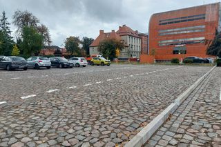 Plac Solny w Bydgoszczy wygląda teraz jak w XIX wieku. Wystarczyło zdjąć starą nawierzchnię