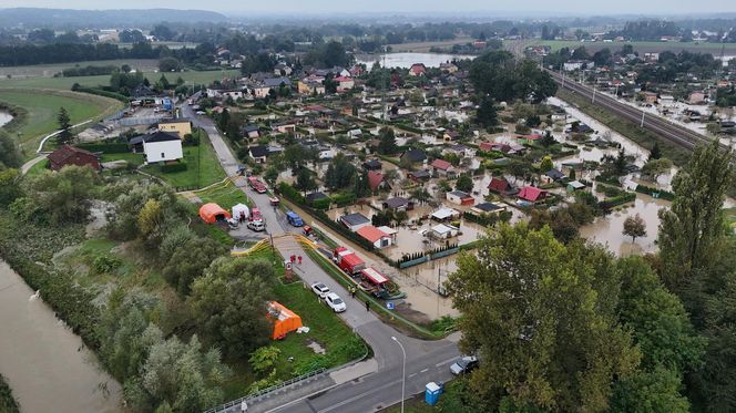 Żołnierze pomagają powodzianom w Czechowicach-Dziedzicach