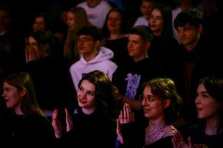 Płock stał się Oryginalny! Młodzież poczuła moc emocji i autentycznego przekazu z Projektantami Dobrostanu i Adamo RUDNIKIEM