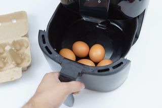 Bez rondelka, bez wody. Najlepsze jajka gotuję w tym urządzeniu 