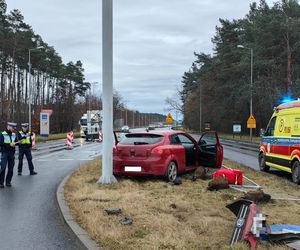 Nie ma świateł, jest kolizja. Zderzenie na dużym skrzyżowaniu w Lesznie