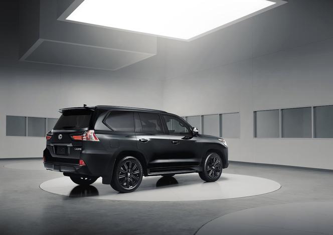 Lexus LX 570 Inspiration Series 