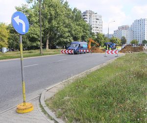Paraliż w Warszawie. Awaria wodociągowa zarwała jezdnię al. Wilanowskiej