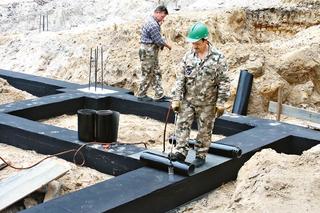 Izolacja pozioma ław fundamentowych