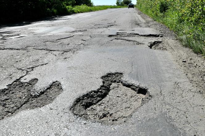 Czy wykonawca obwodnicy Koszalina naprawi lokalne drogi zniszczone przez ciężki sprzęt?