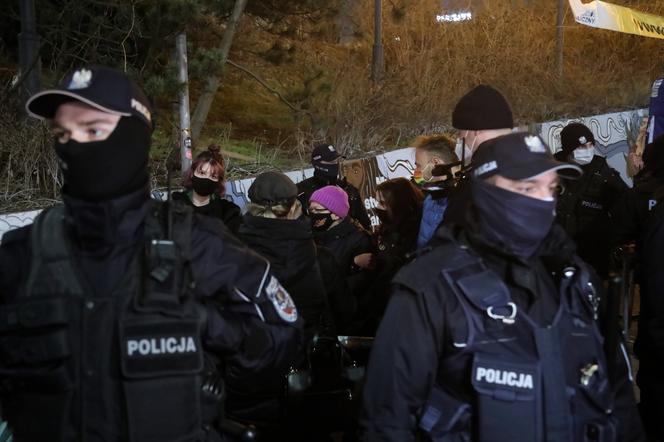 Protesty w Warszawie bez policji spoza regionu? Mundurowi grożą masowym L4