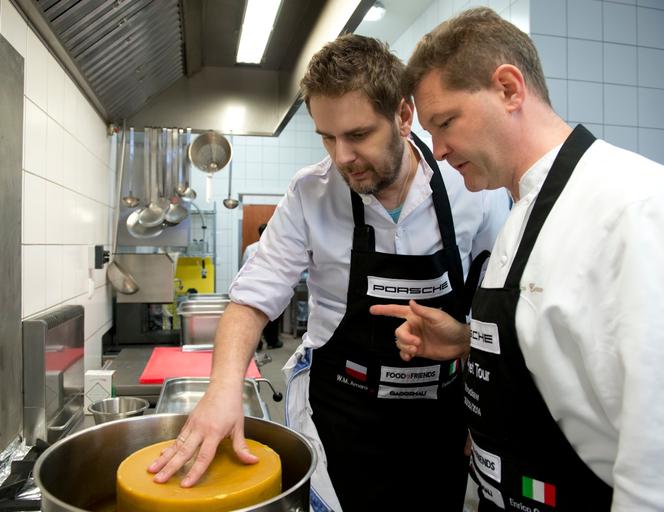 Wojciech Modest Amaro gotował podczas Porsche Gourmet Tour Wrocław