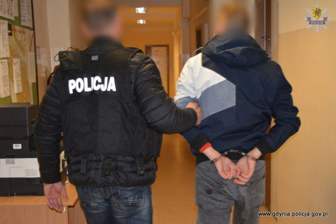 Policjanci zatrzymali podejrzanego o napaść na Oksywiu