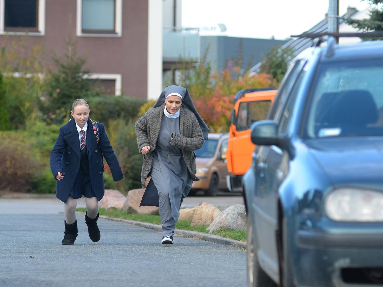 Pierwsza miłość. Porwanie Julki! Marysia odzyska córkę, bo przebrana za zakonnicę Dominika uprowadzi ją z zakonu - ZDJĘCIA