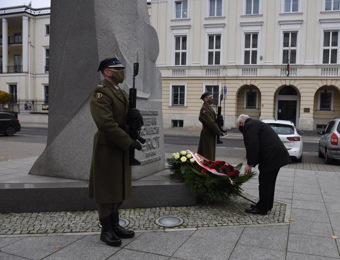 Kaczyński złożył kwiaty pod pomnikami polskich bohaterów