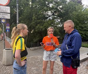 Tłumy przyjezdnych i uśmiechy na twarzach. Wakacyjny patrol Eska Summer City na olsztyńskiej Starówce