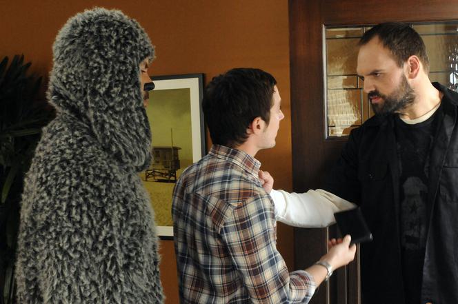 Wilfred. Ryan Newman (Elijah Wood), Wilfred (Jason Gann)