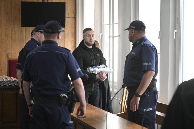 Łukasz Ż. stanął przed sądem. Przeprosił i częściowo przyznał siędo winy. Jego kolega: „Nie pomagałem Łukaszowi”