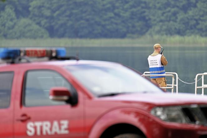 Poszukiwania szestanstolatka na jeziorze tuchomskim