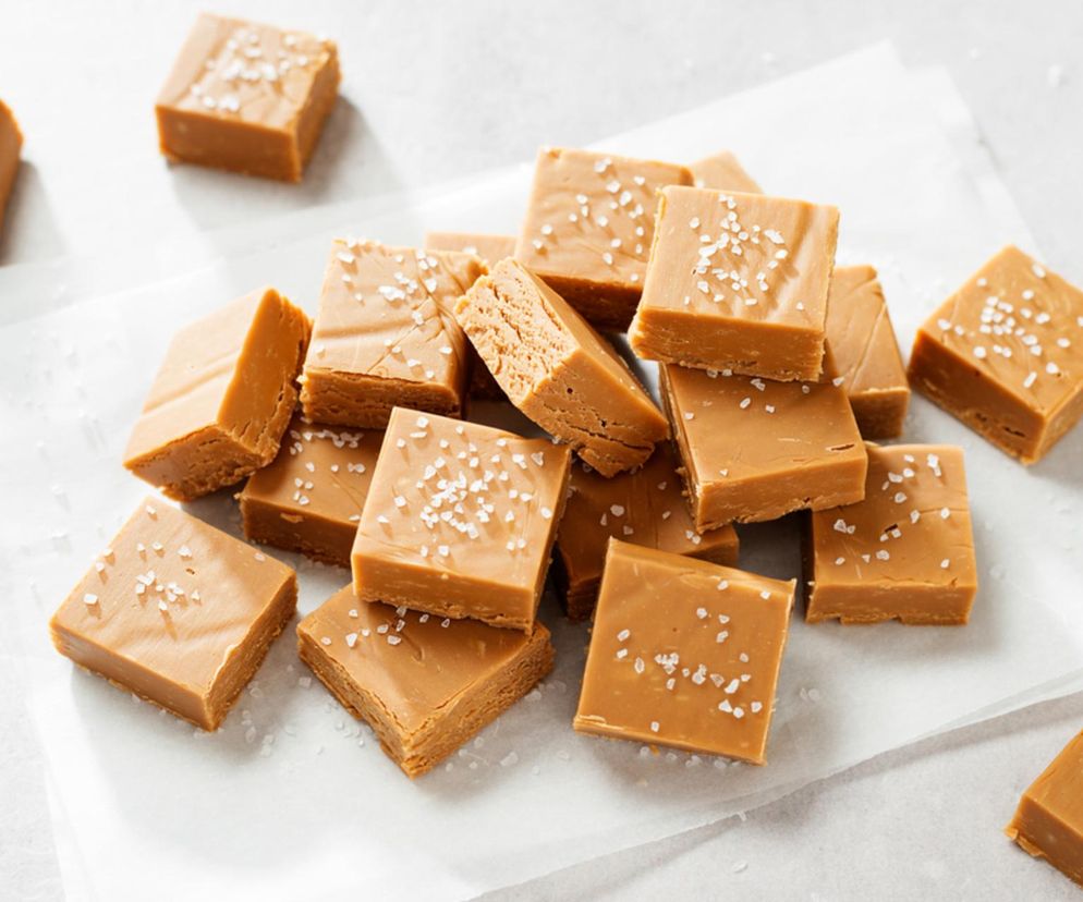 Mieszam masło orzechowe z tym składnikiem. Mrożona krówka to idealny deser na lato