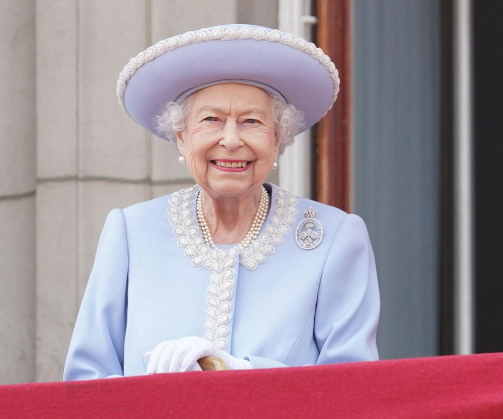 Elżbieta II na balkonie Pałacu Buckingham, czerwiec 2022