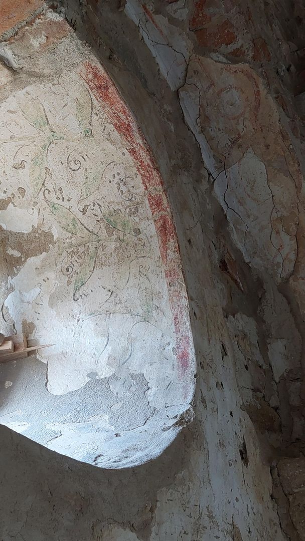 Baszta w Nowych Kicharach (gm. Dwikozy) w trakcie remontu