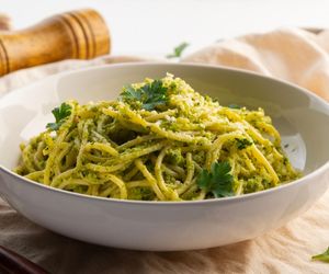 Zapomnij o klasycznym pesto. Z tego składnika wychodzi lekkie i orzeźwiające