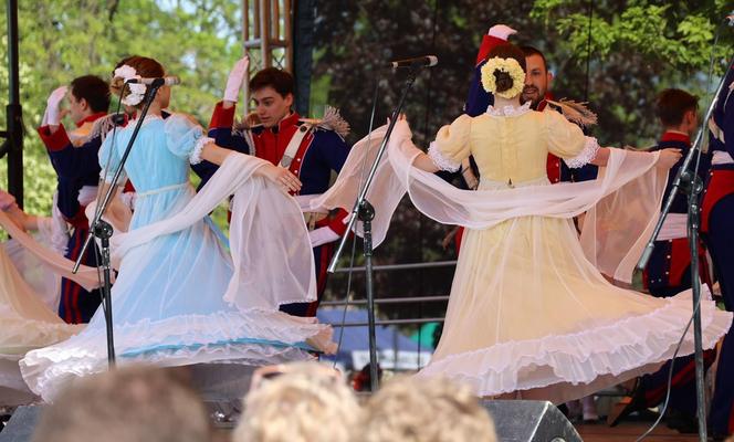 Piknik patriotyczny i koncert „Polskie Tańce Narodowe i Regionalne” na pl. Litewskim w Lublinie