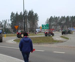 Protest rolników 20 marca. Blokada dróg m.in. w Dywitach i Olsztynku. Policja pilnuje bezpieczeństwa