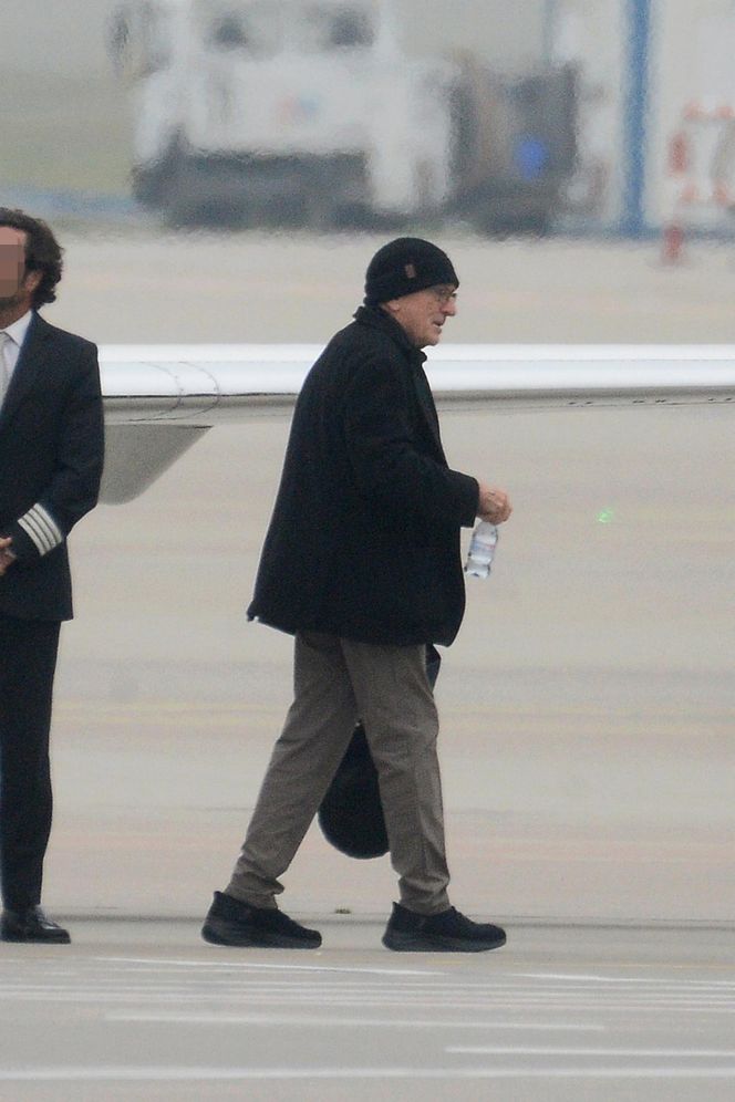 Robert De Niro już w Polsce. Aktor przyłapany na lotnisku w Warszawie