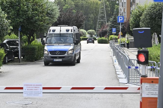 Mieszkańcy Ząbek wracają do swoich mieszkań po najpotrzebniejsze rzeczy
