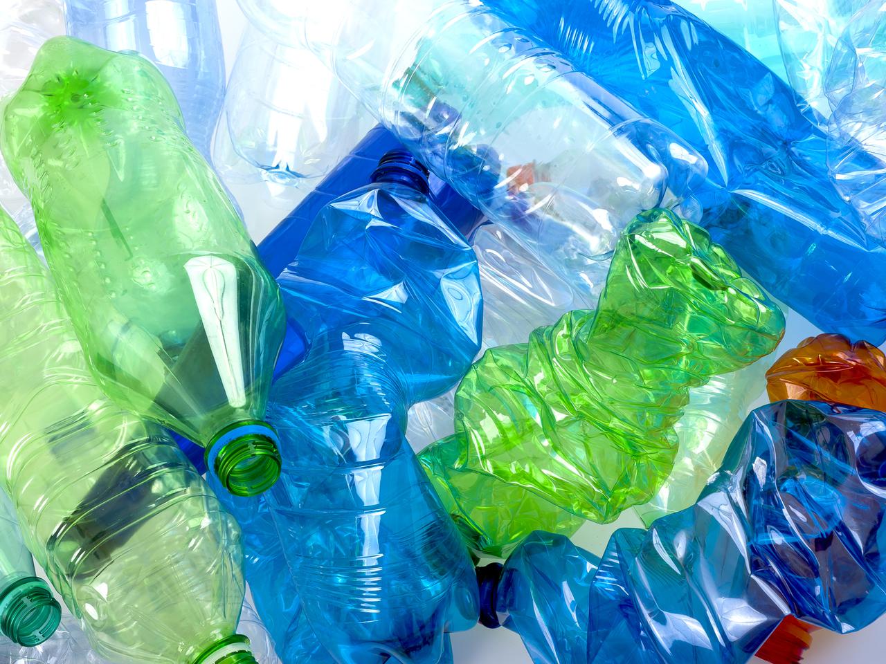 Czym zastąpić plastik w domu? 5 ekologicznych zamienników plastiku