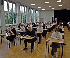 Gorzowscy maturzyści już po egzaminie z języka polskiego. Opowiadają, jak było