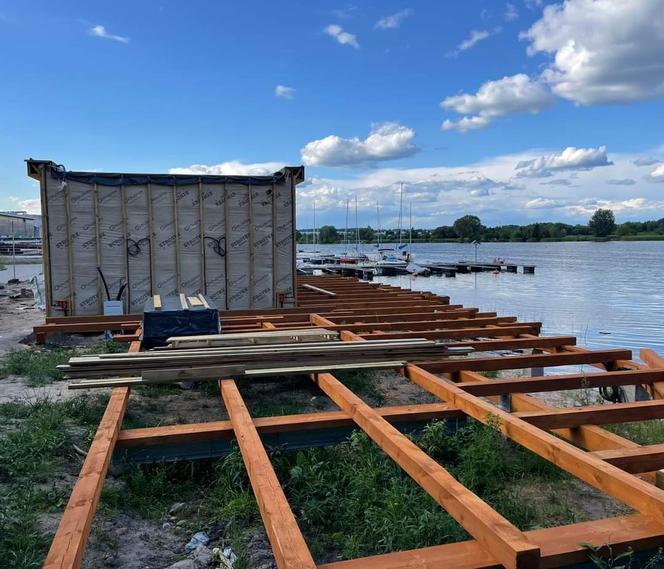 Powstaje pierwsza publiczna sauna w Białymstoku. Ruszyła budowa na plaży Dojlidy