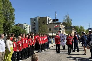 W Giżycku ruszył sezon letni. Kiermasz, rękodzieło i… pływający czołg [ZDJĘCIA]