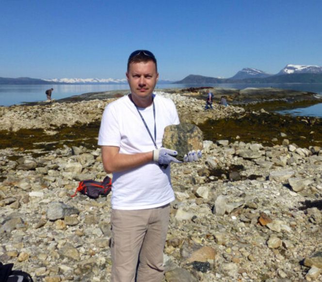 Mineral Expo w Pałacu Kultury ze szkieletem ichtiozaura