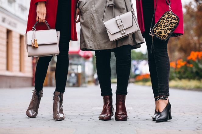 Panterka, skinny jeans, torba bagietka. Tej zimy do szaf powracają trendy lat 90.