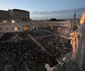 Tłumy na placu św. Piotra
