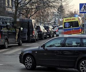 Wielka akcja antyterrorystów w Pruszkowie, padły strzały! Zatrzymano jedną osobę. W tle usiłowanie zabójstwa?