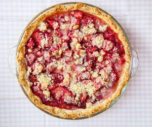 Dodaj do sernika i posyp kruszonką. Wiosenna wersja z tym warzywem nie ma sobie równych 