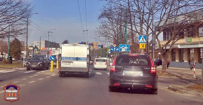 Seniorka z Cinquecento potrąciła nastolatki na przejściu dla pieszych