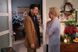 M jak miłość świąteczny odcinek specjalny. Wigilia Mostowiaków. Barbara (Teresa Lipowska), Marek (Kacper Kuszewski)