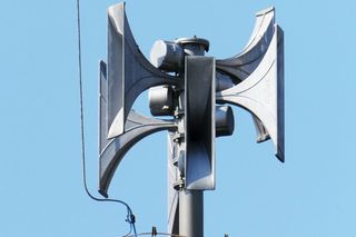 Zawyją syreny w Katowicach i innych śląskich miastach. Strażacy apelują