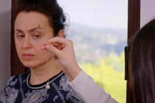 Miłość i nadzieja, odcinek 295: Bahar przekupi Cavidan. Weźmie na siebie winę przed wszystkimi - ZDJĘCIA