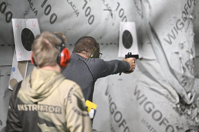 Zawody strzeleckie w Warszawie. Z bronią weterani, funkcjonariusze i żołnierze