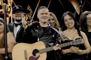 Bryan Adams specjalną gwiazda Sylwestra z dwójką